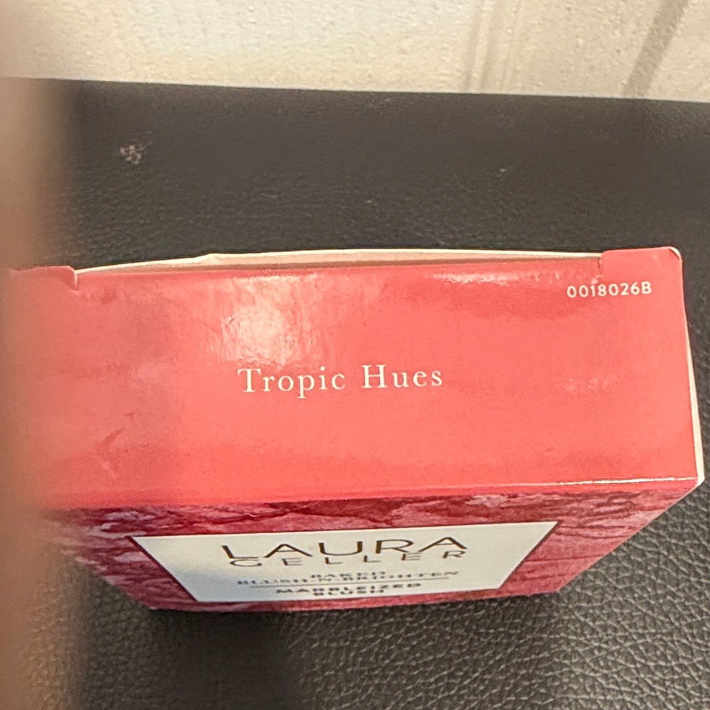 Laura Geller Baked Blush-N-Brighten - Pink Marbleized Blush in Tropic Hues - Picture 2 of 2